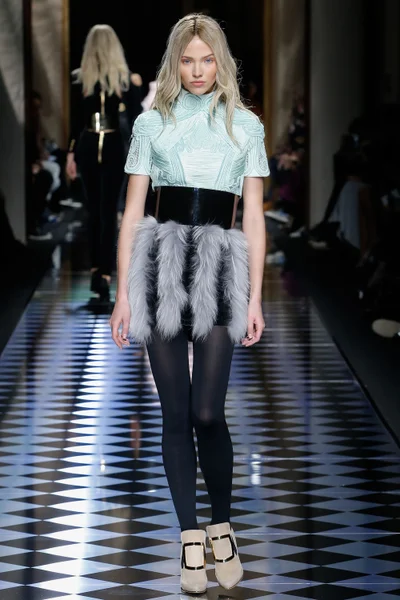 Look 28